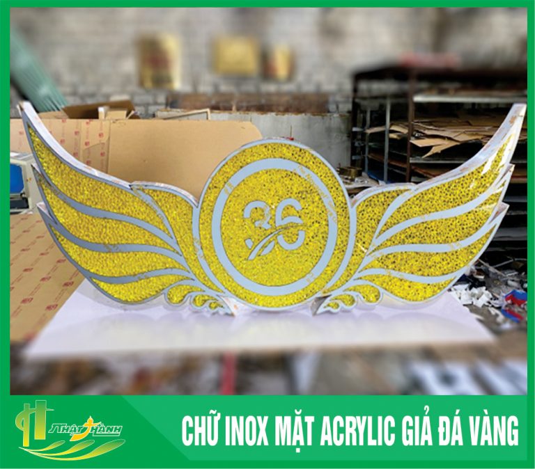 chữ inox mặt acrylic giả đá màu vàng